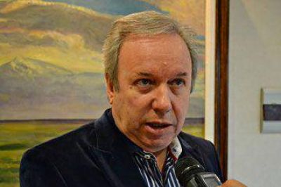 El gobernador insisti� en el paquete fiscal