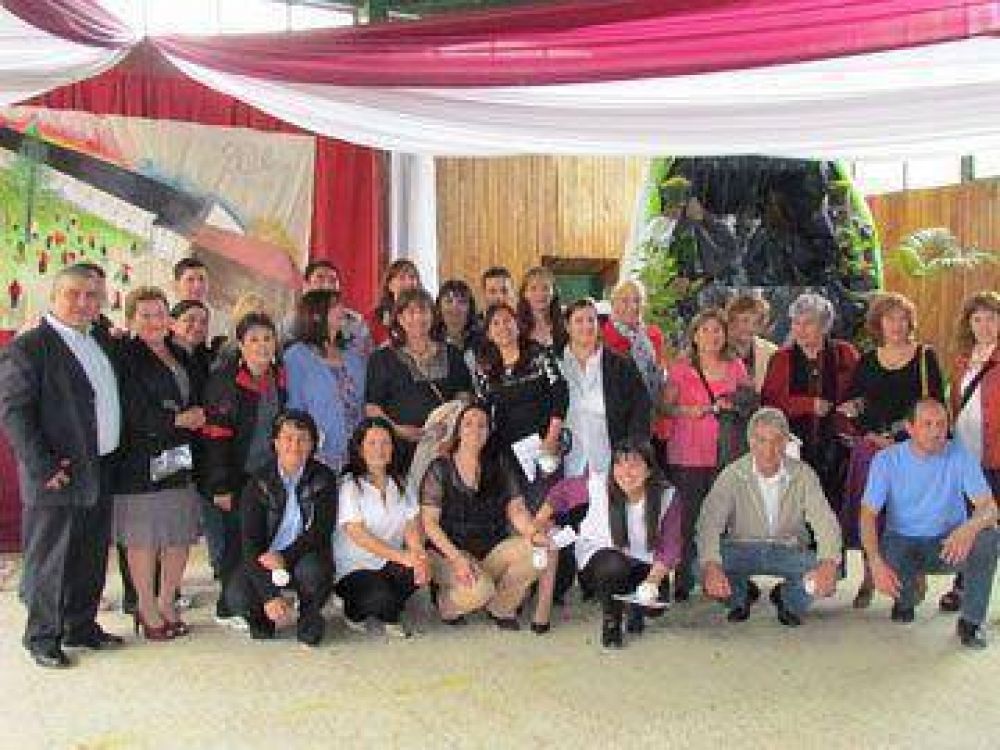 Aniversario y confusi�n en la escuela 9 de El Calafate