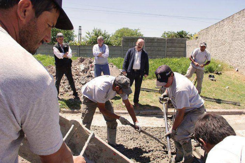 Se avanza en obras de pavimento en distintos sectores de la ciudad
