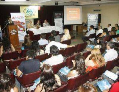 Especialistas disertan ante emprendedores 