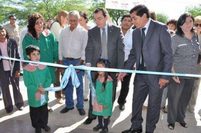 Inauguraron escuela y jard�n en el departamento Figueroa 