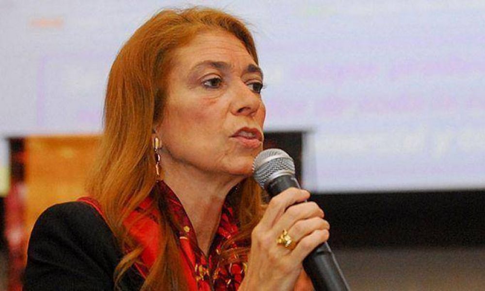  La ministra Giorgi se retir� de un acto en C�rdoba tras ser increpada por De la Sota
