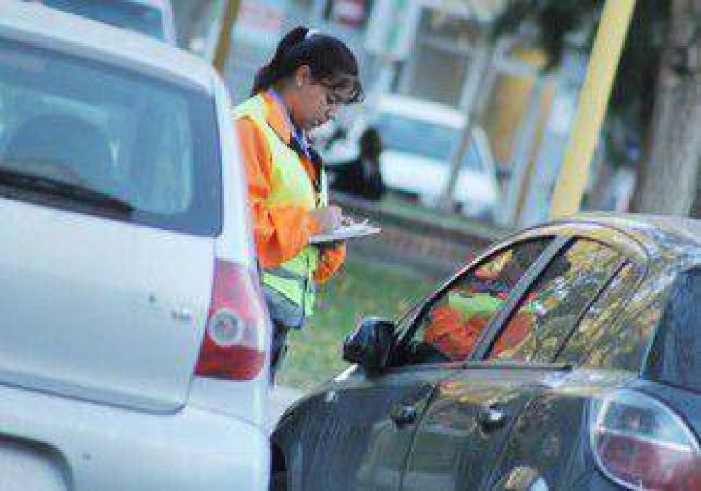 Estacionar en el centro ya no ser� gratis y se tercerizar� el servicio 