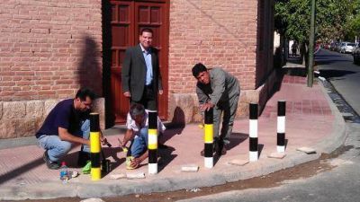 Instalan vallas de seguridad en esquinas de la Ciudad 