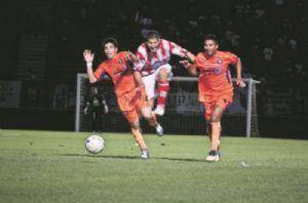 El "Le�n" le arrebat� dos puntos al "Santo"