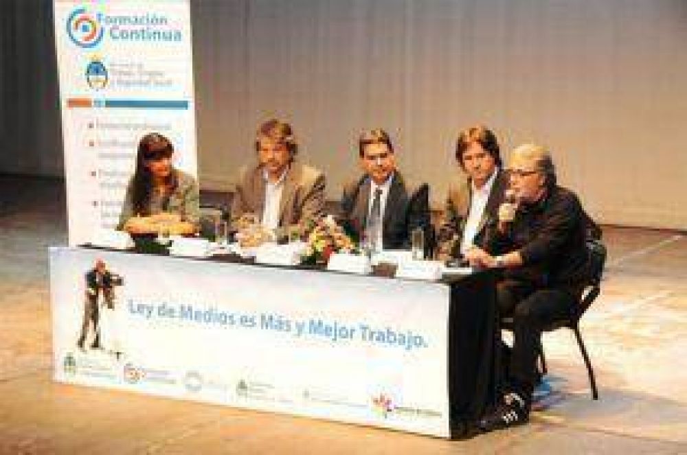 El gobernador y funcionarios nacionales Presentaron Escuela de Programadores de TV 