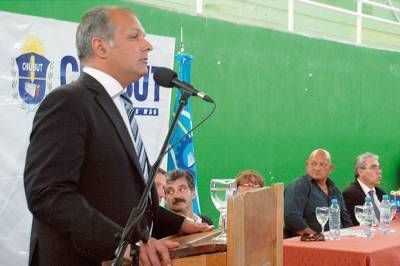 Buzzi anunci� eximici�n de impuestos y tasas para mantener al sector de la pesca