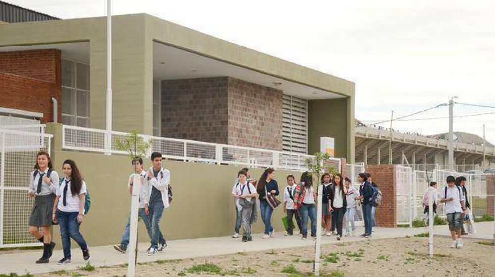 Marca a otros escolares para que sus c�mplices los asalten