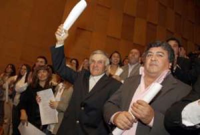 Dilema oficial: �plus o ingreso de contratados?