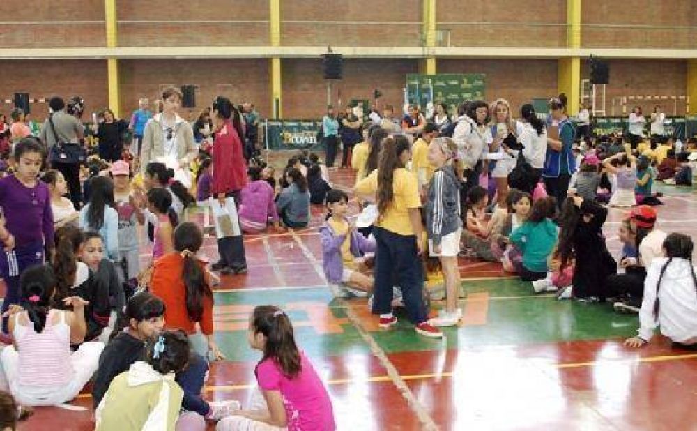Miles de chicos disfrutaron de un nuevo triatl�n estudiantil