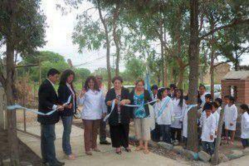Escuelas rurales recibieron donaciones del sector tabacalero 