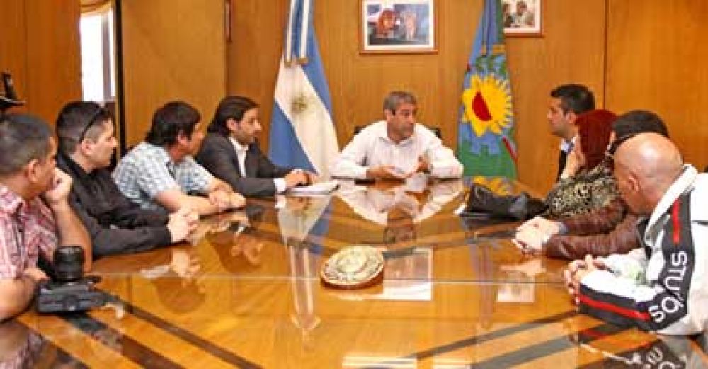 Ferraresi recibi� a representantes de la Sociedad de Fomento Villa Avellaneda