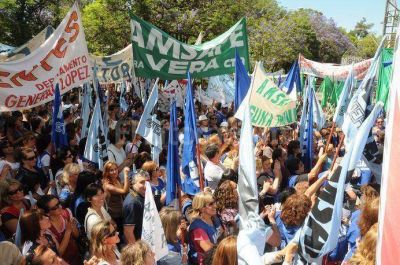 La docencia reclam� Una "urgente" reapertura de la discusi�n salarial