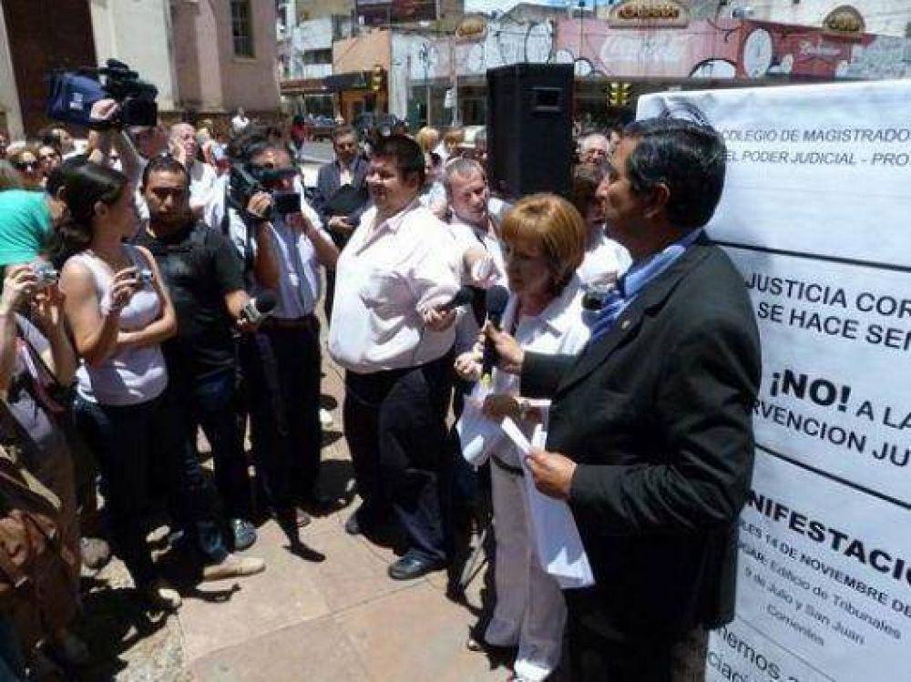 Realizaron un acto en defensa de la Justicia