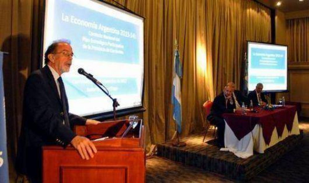 "El kirchnerismo atropella todas las autonom�as"