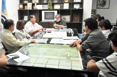 Segunda reuni�n municipio caletense-gremio municipal
