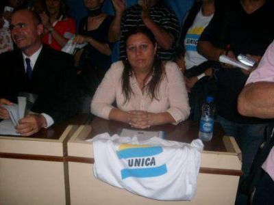 Vanesa Queyffer: �Estoy de acuerdo con que la gente se manifieste, pero que respeten el voto popular�
