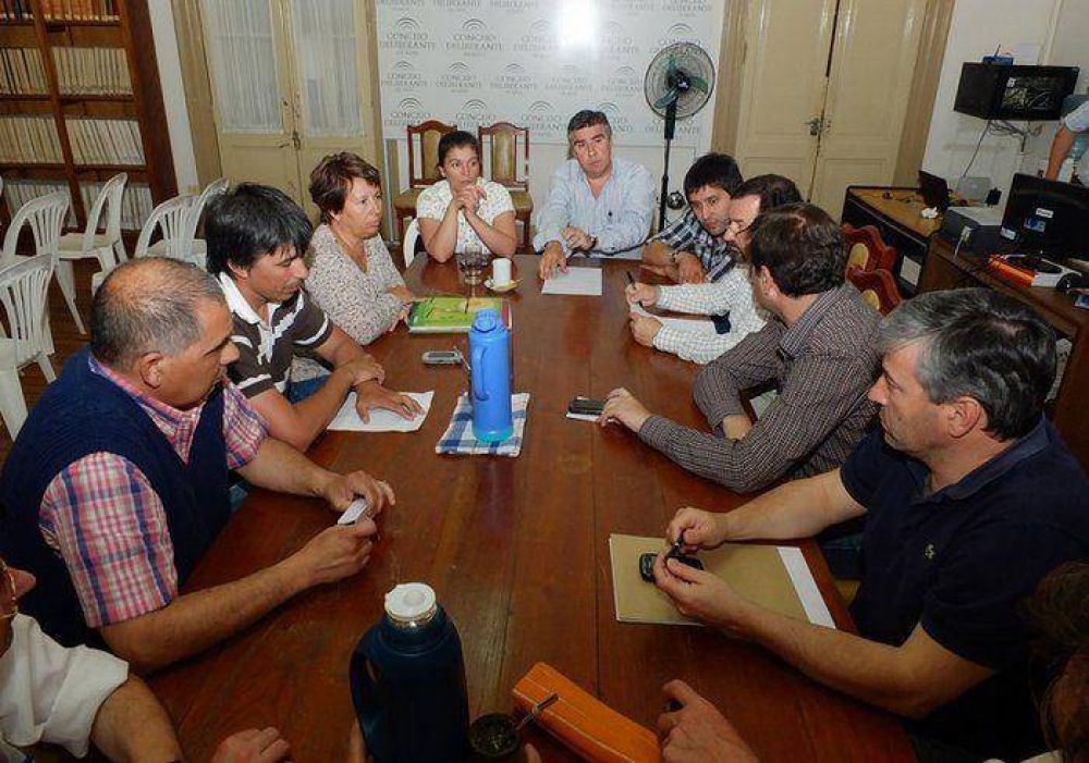 Reuni�n en el Concejo Deliberante por trabajos que se efectuan en el Balneario Municipal