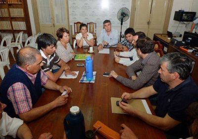 Reuni�n en el Concejo Deliberante por trabajos que se efectuan en el Balneario Municipal