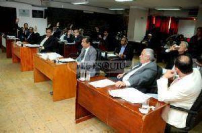 Senadores viajan a Antofagasta por el conflicto institucional