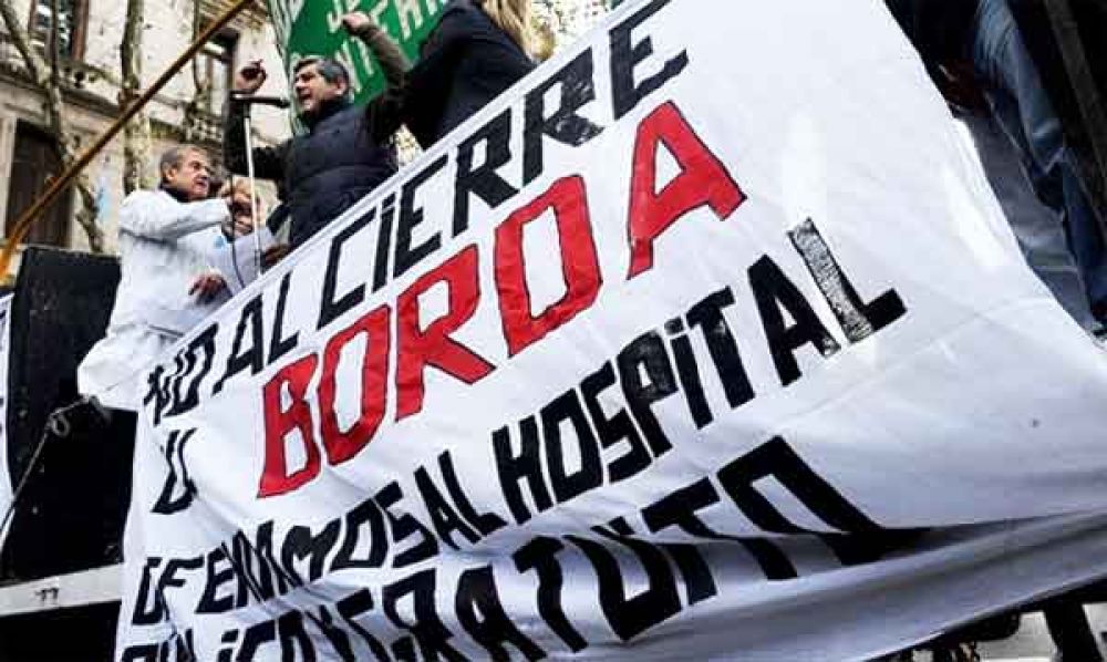 Denunciaron a Mauricio Macri por el deterioro en las instalaciones del hospital Borda