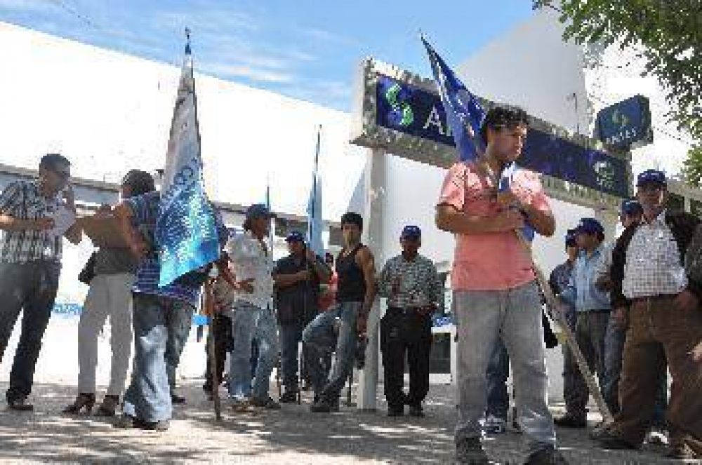 Productores rechazan la suba salarial a rurales