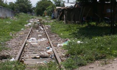 Denuncian el �estado deplorable� en el que viven familias asentadas a cuadras de la Legislatura 