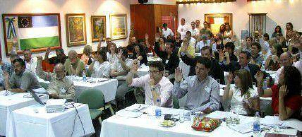 Se ratific� el sistema de gobierno en asamblea de la UNRN