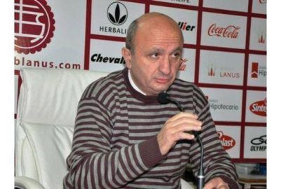 El presidente del club Lan�s se suma al massismo
