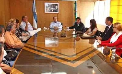 El Ministro Arroyo visit� la jornada de inscripci�n a un programa de asistencia para la ni�ez