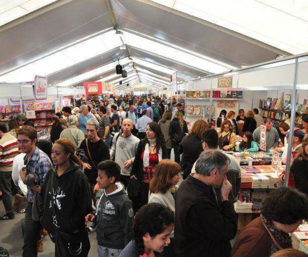La Feria del Libro cumple una semana con un variada programaci�n