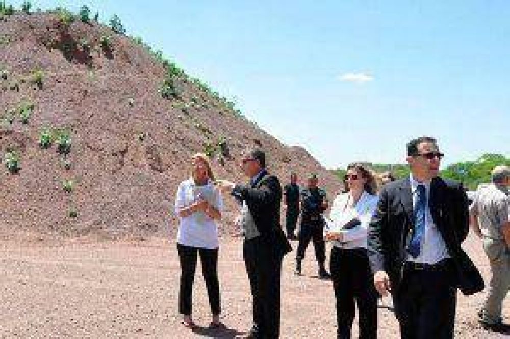 Fiscal�a de Estado inspeccion� dos canteras clandestinas 