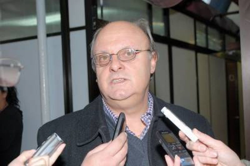 �Este va a ser un verano complicado�, vaticin� Di Pierro