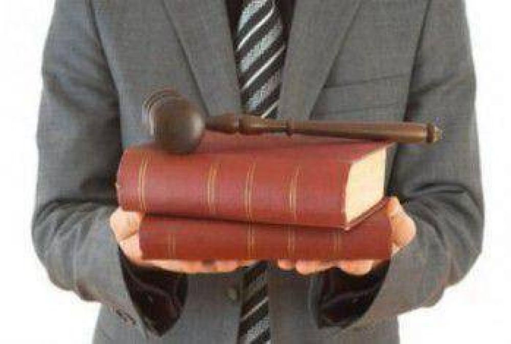 Abogados: hay un ataque a la Constituci�n provincial y a la Justicia