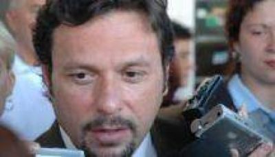 Gustavo Saenz: "Con el voto electr�nico algunos candidatos se tendr�n que hacer un retoque"