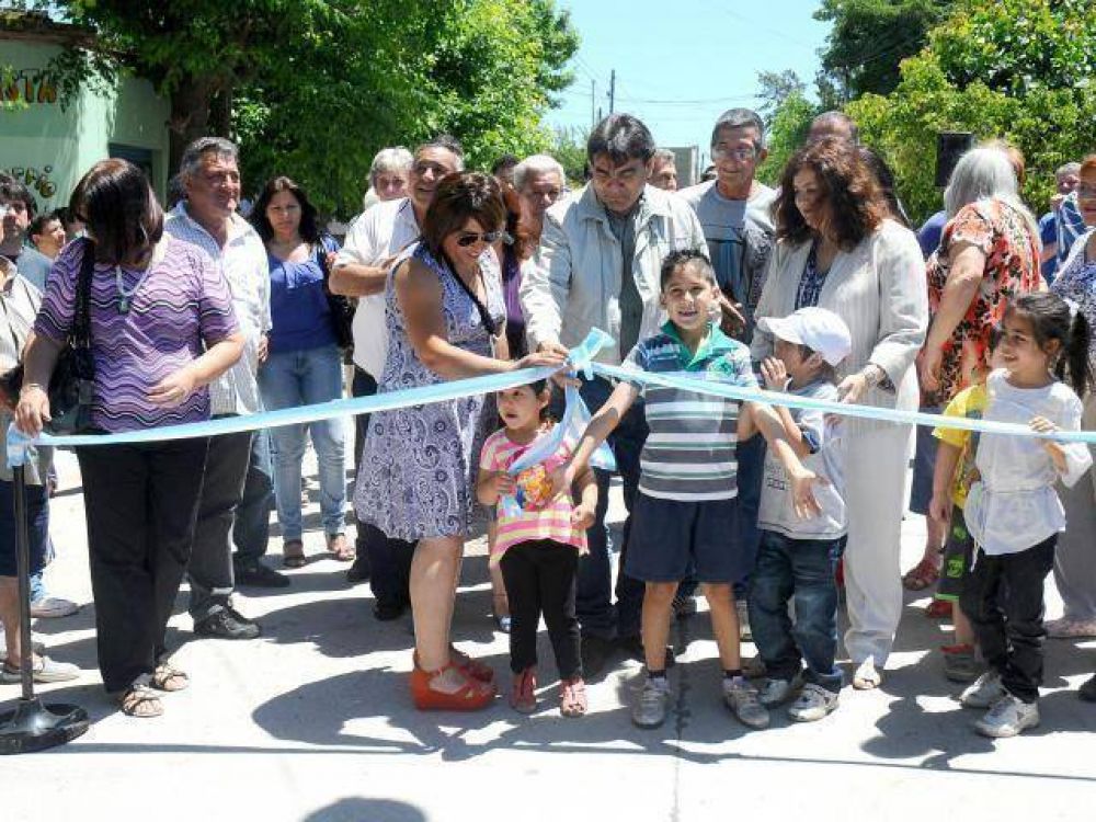 M�s asfaltos para El Refugio