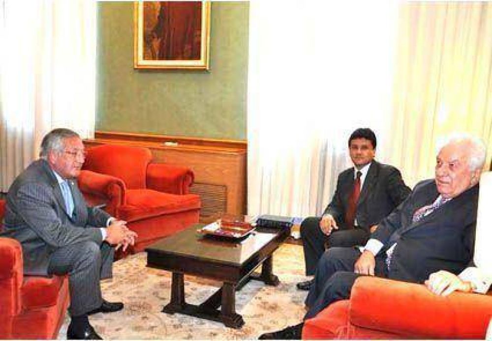 El gobernador Fellner Recibi� al grupo NOA