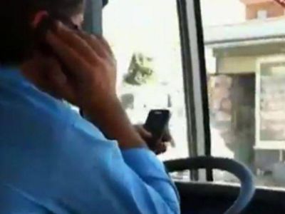 Denuncia a choferes con celular en mano