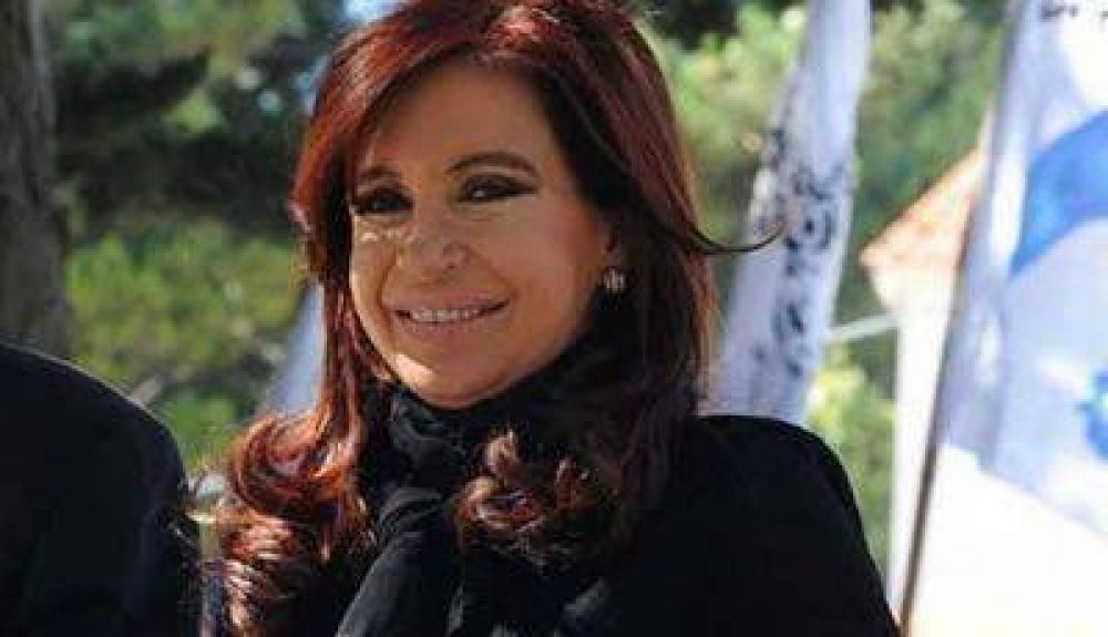 Sin Peralta: La presidenta inaugura un Centro Cultural en El Calafate