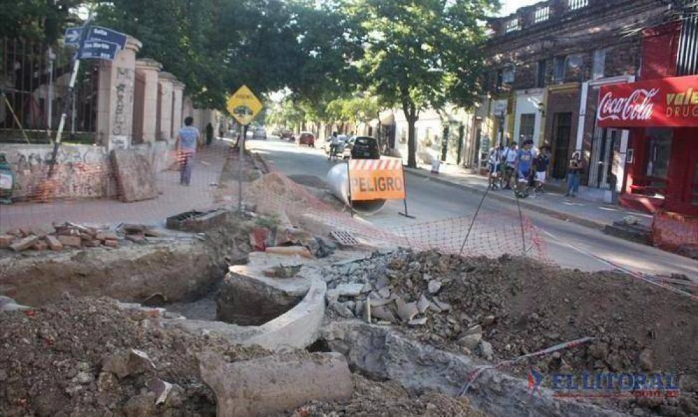 Cortan el tr�nsito hacia San Mart�n mientras profundizan los recambios de pluviales
