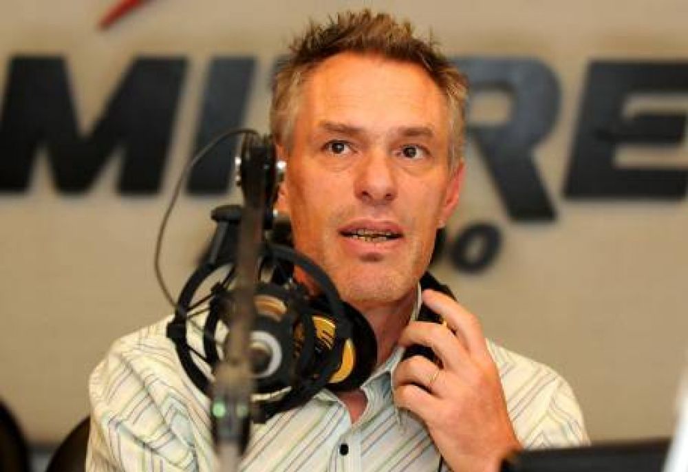 Zlotogwiazda se ir�a de radio Mitre