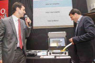 Massa y Urtubey impulsan el voto electr�nico