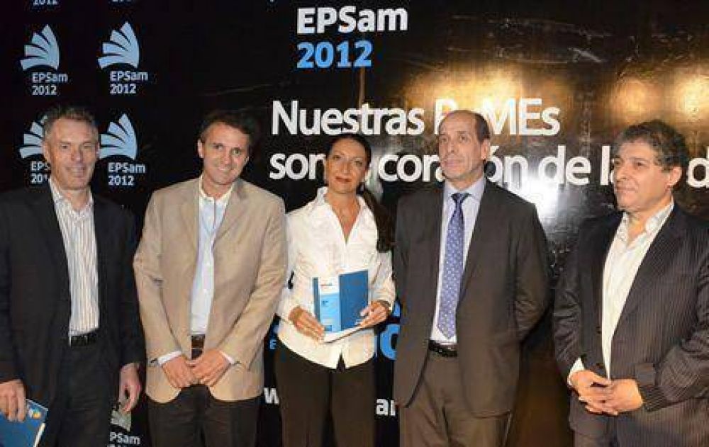 Reconocidos periodistas disertaron sobre el desarrollo econ�mico nacional
