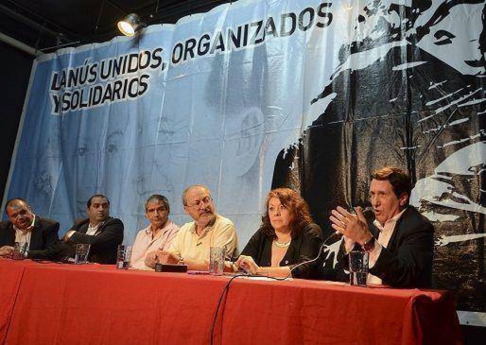 Lan�s: se realiz� la charla debate con un panel de periodistas