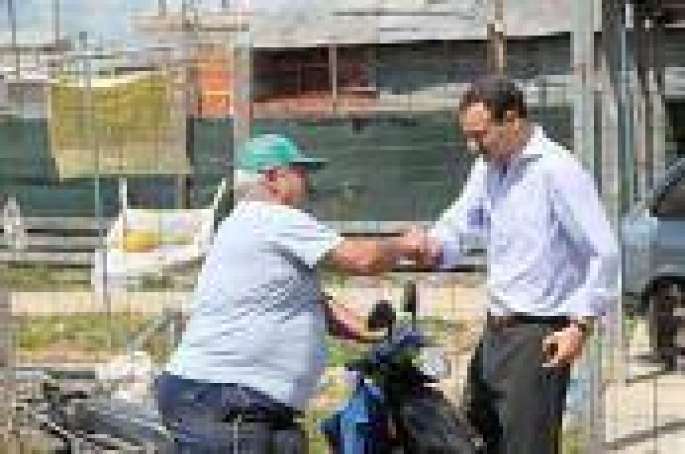 La Plata: Mediante el Presupuesto Participativo, Los Hornos sum� una veintena m�s de cuadras de asfalto