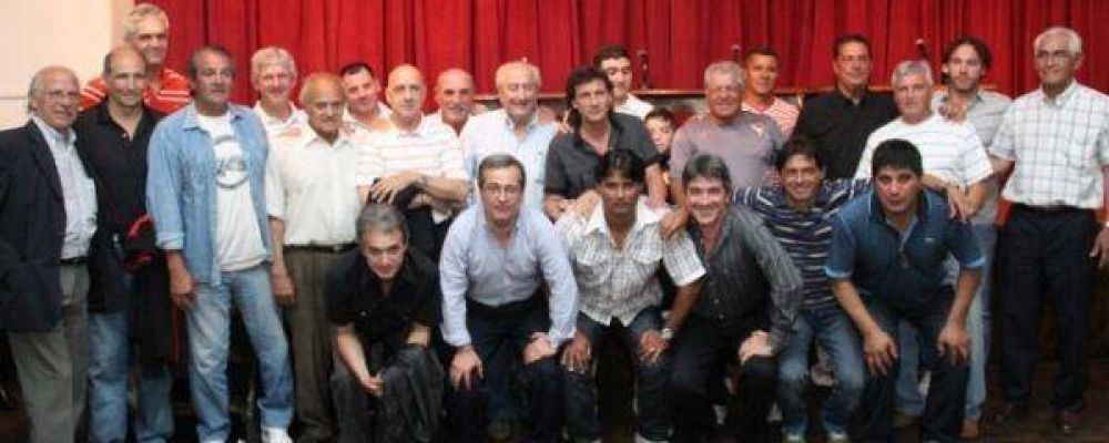 Ex glorias de Independiente le brindaron apoyo a Cantero, en su lucha contra la Barrabrava