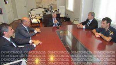 Meoni analiz� la ola delictiva con jefes policiales y foristas locales