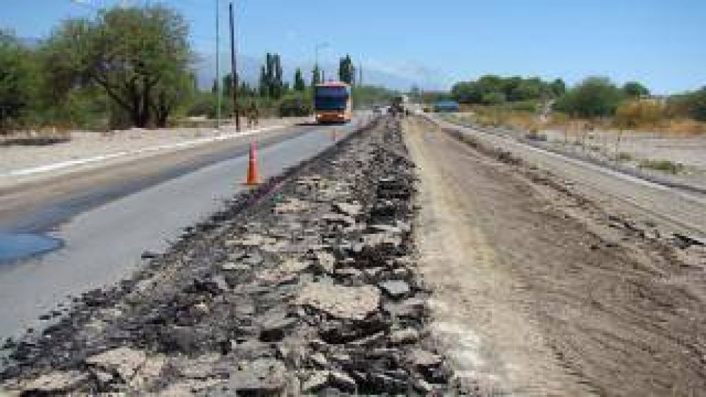 Comenz� la repavimentaci�n del tramo r�o Yapez : Santa Mar�a 