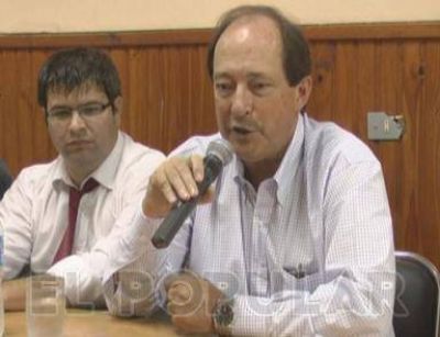 Sanz pas� por Olavarr�a y dijo que en 2013 se librar� "la madre de las batallas"