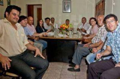 En medio de un �lgido debate, Quintar volvi� a prometer internas 
